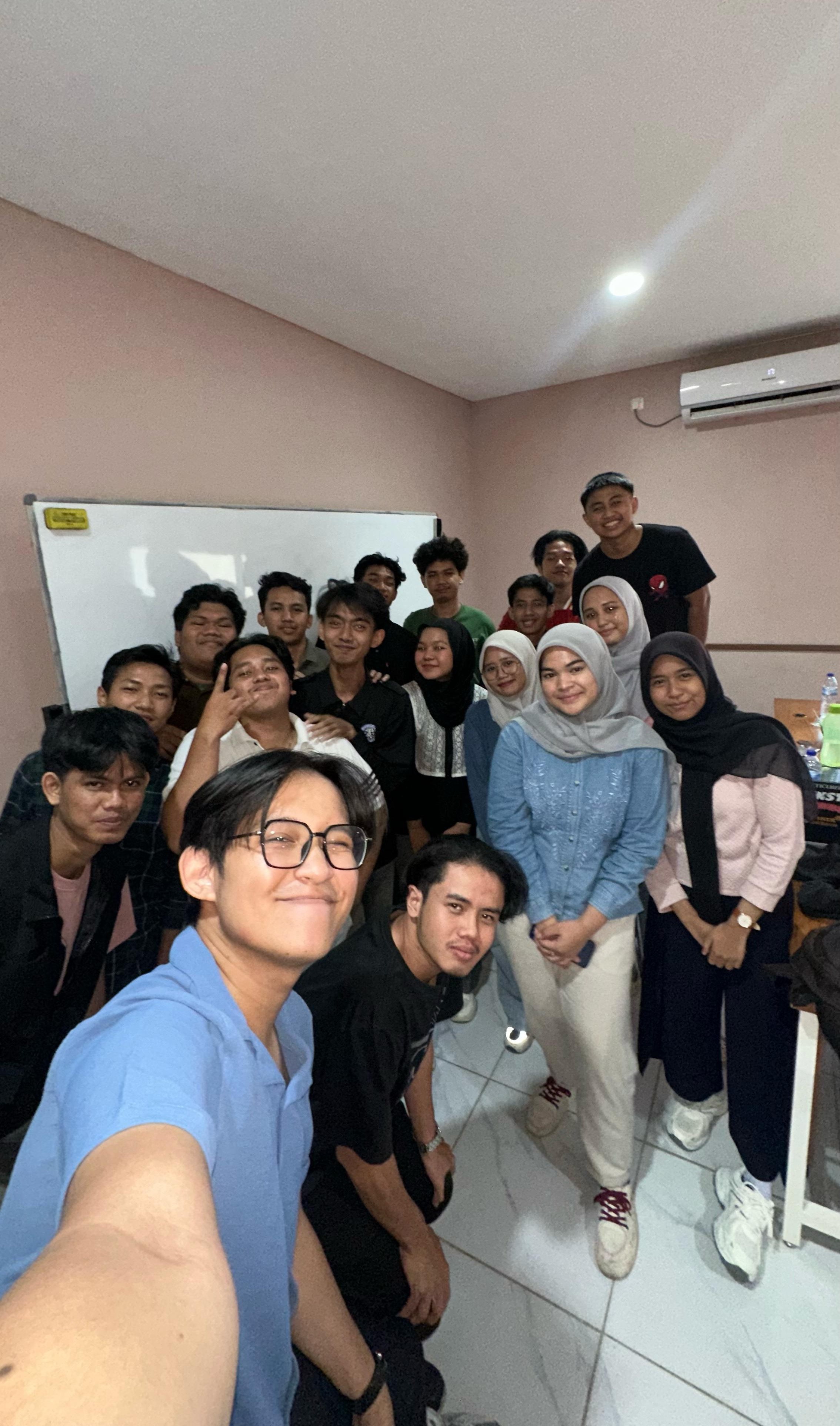 Divisi Pengembangan Sumber Daya Manusia